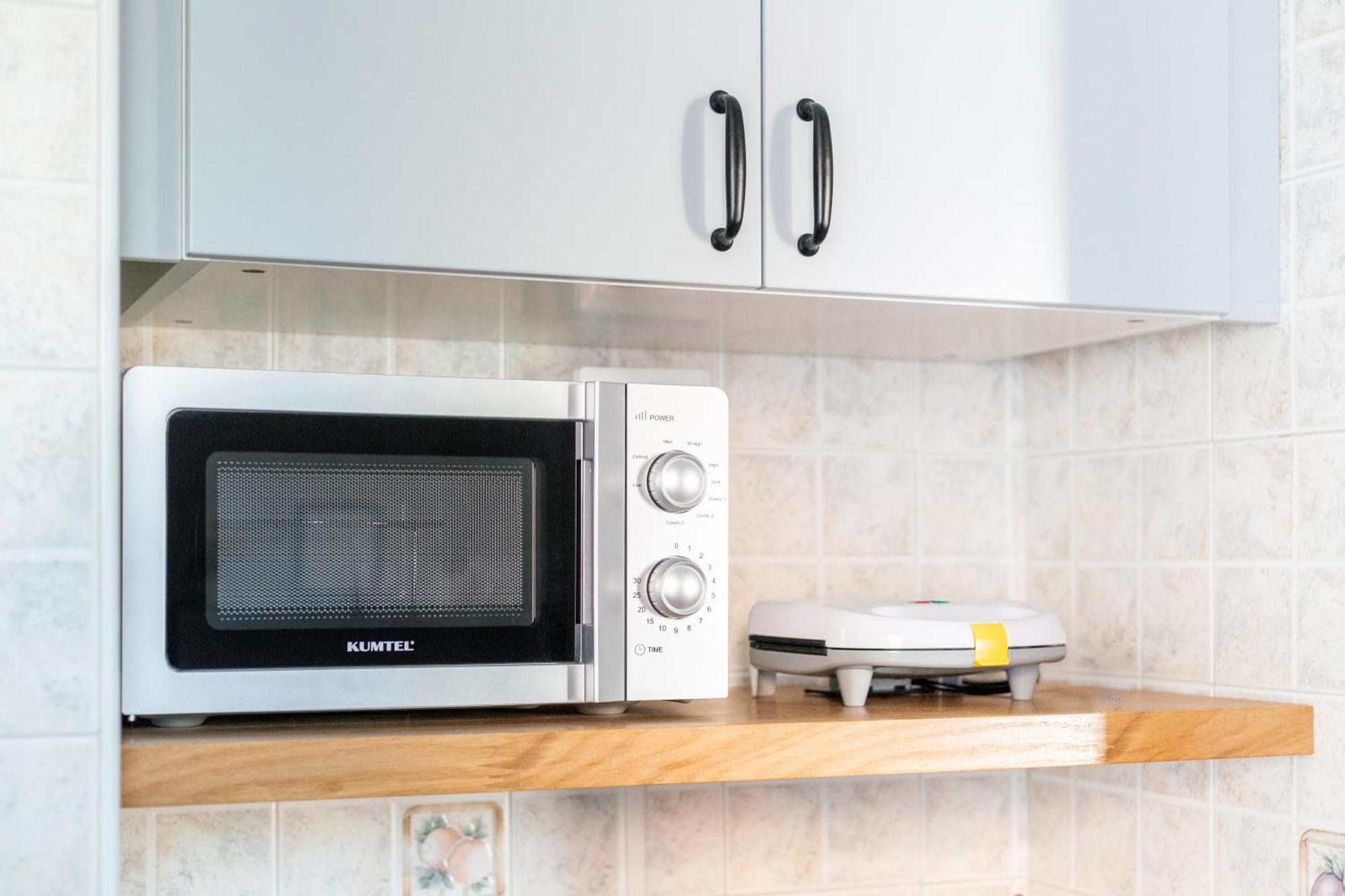Stylish & Cozy - 5 Star Location- Balcony - View Semesterbostad Rom